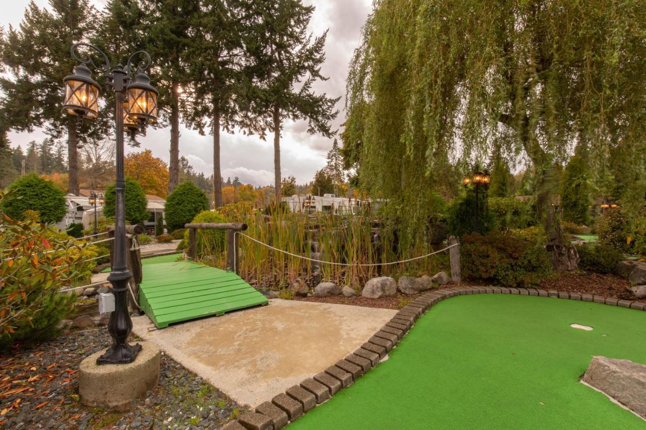 Riverside Resort & Rv Park Qualicum Beach Exterior foto